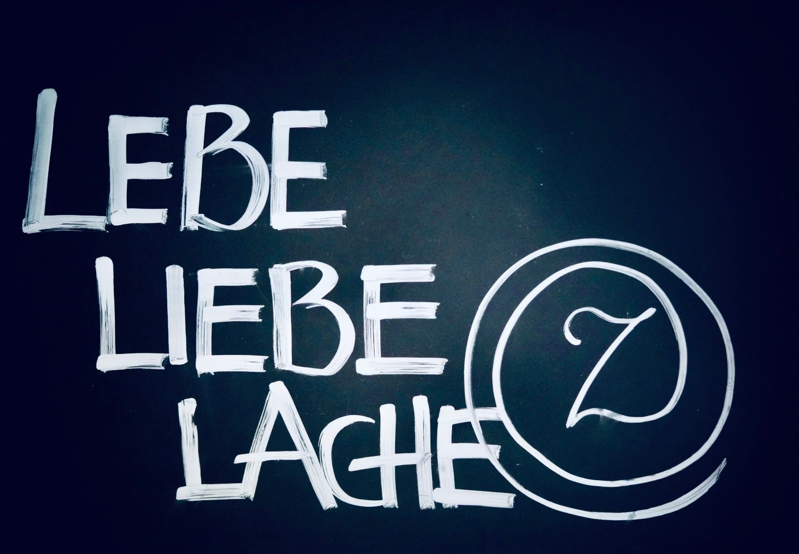 Speisen im Zlatanz Menami Café